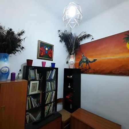 Private Room In A Quiet Apartment In The City Center Milan Exterior photo
