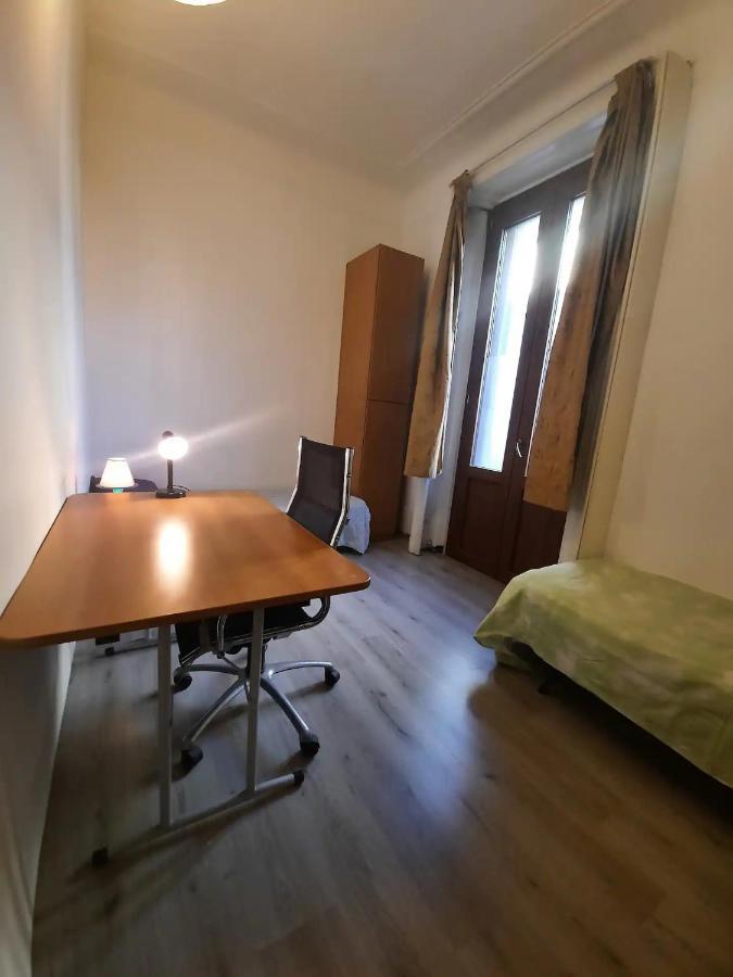 Private Room In A Quiet Apartment In The City Center Milan Exterior photo