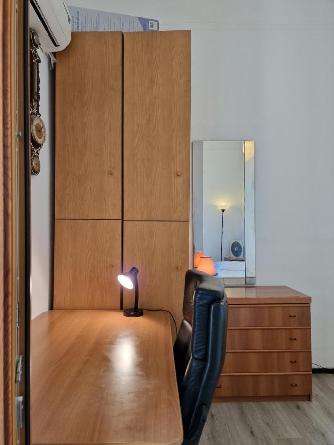 Private Room In A Quiet Apartment In The City Center Milan Exterior photo