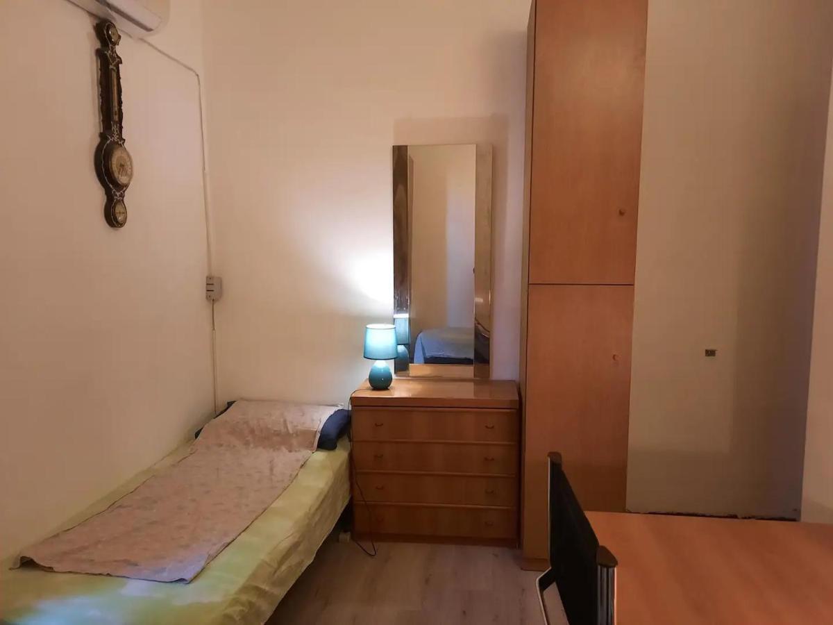 Private Room In A Quiet Apartment In The City Center Milan Exterior photo
