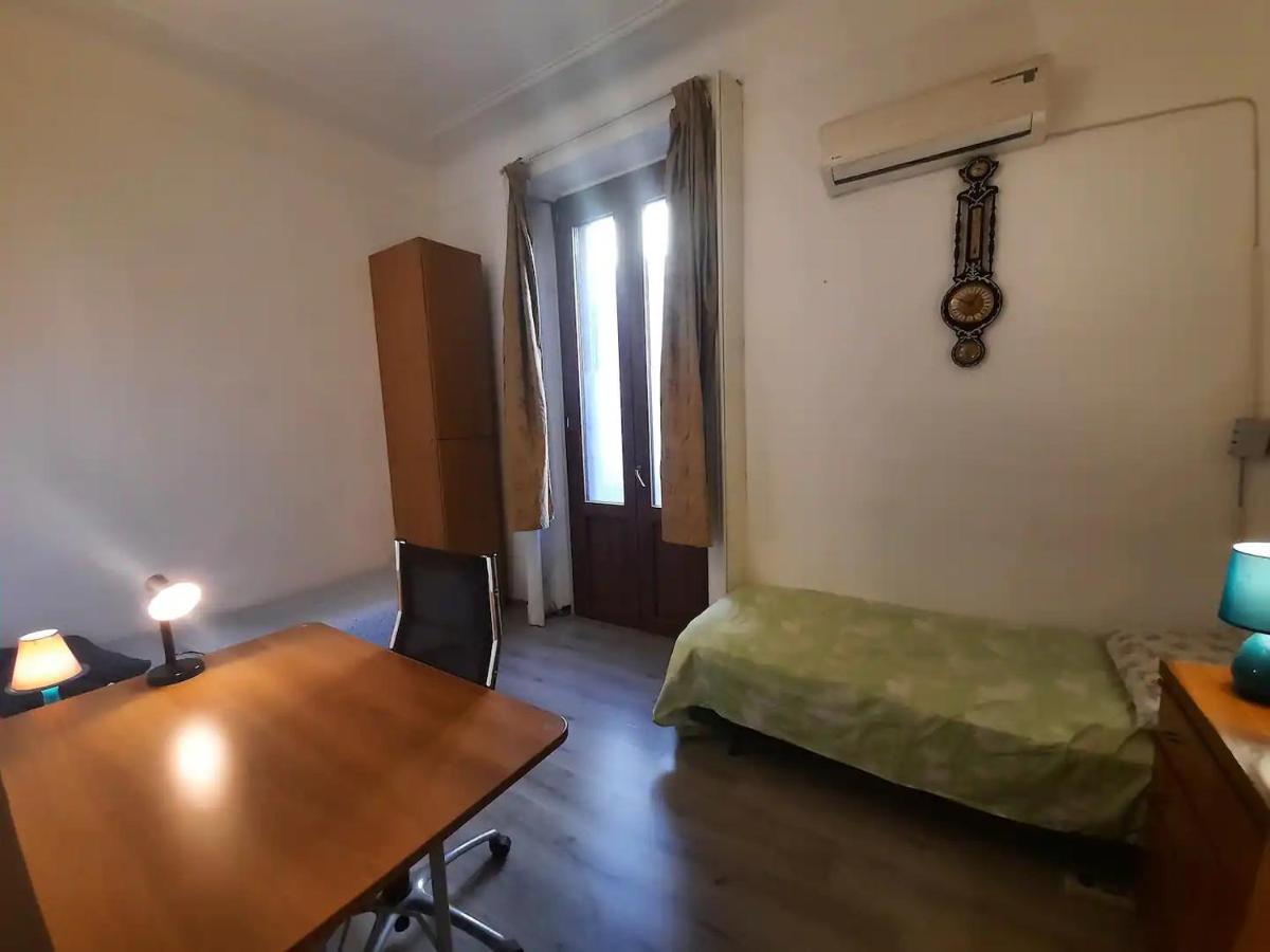 Private Room In A Quiet Apartment In The City Center Milan Exterior photo