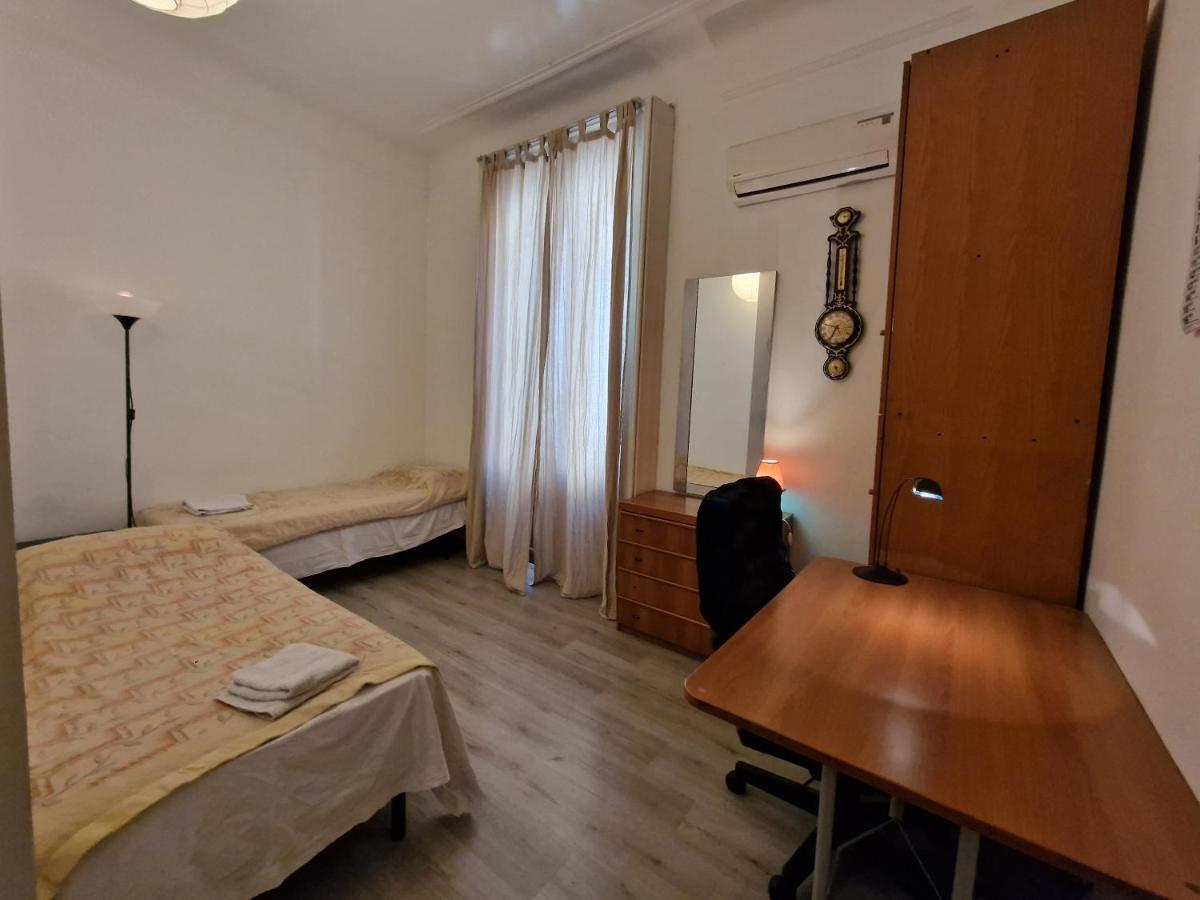 Private Room In A Quiet Apartment In The City Center Milan Exterior photo